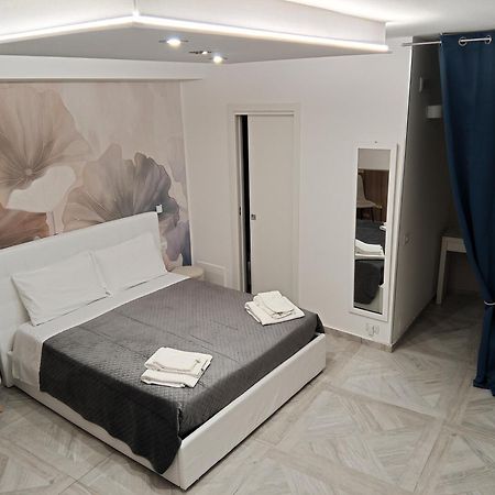 La Corte Guest House Bari Exterior foto