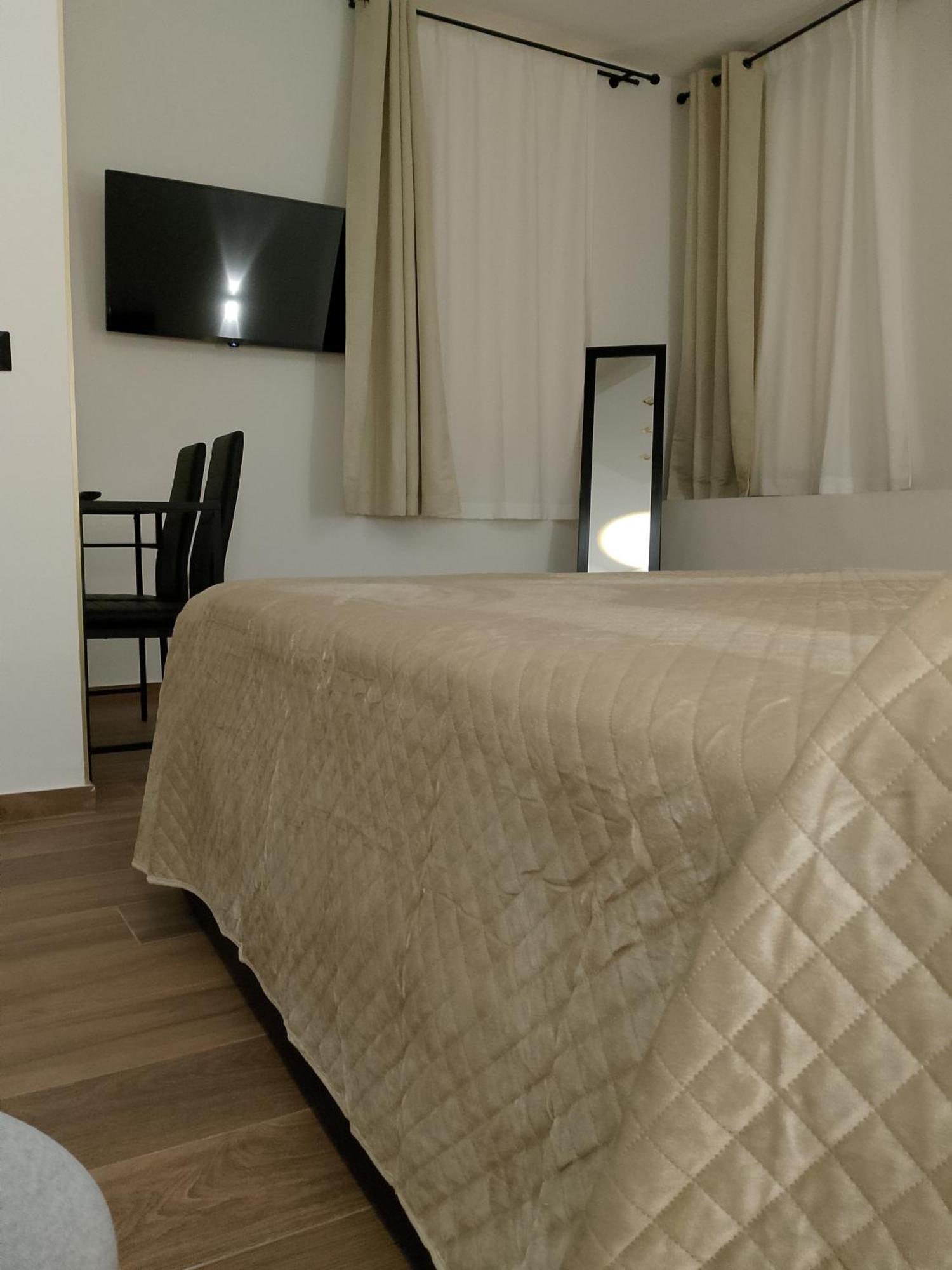 La Corte Guest House Bari Exterior foto