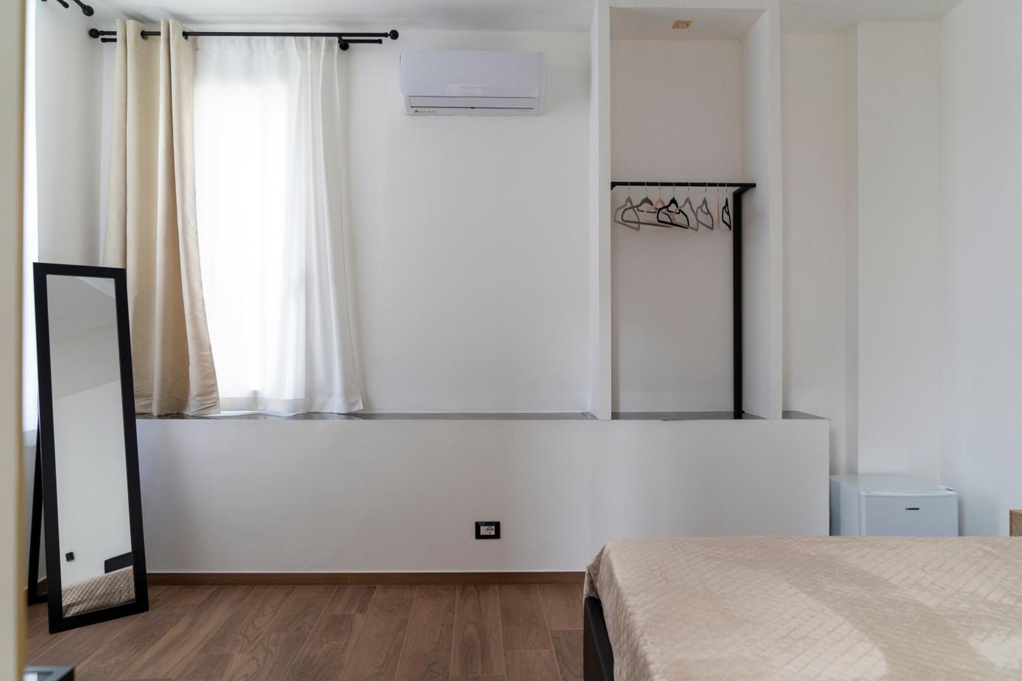 La Corte Guest House Bari Exterior foto